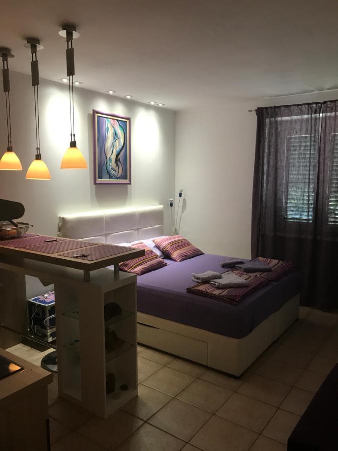 Studio Apartment Yess ,สปลิท ภายนอก รูปภาพ